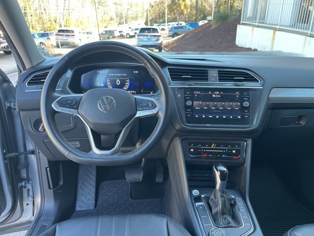Used 2024 Volkswagen Tiguan SE image 17