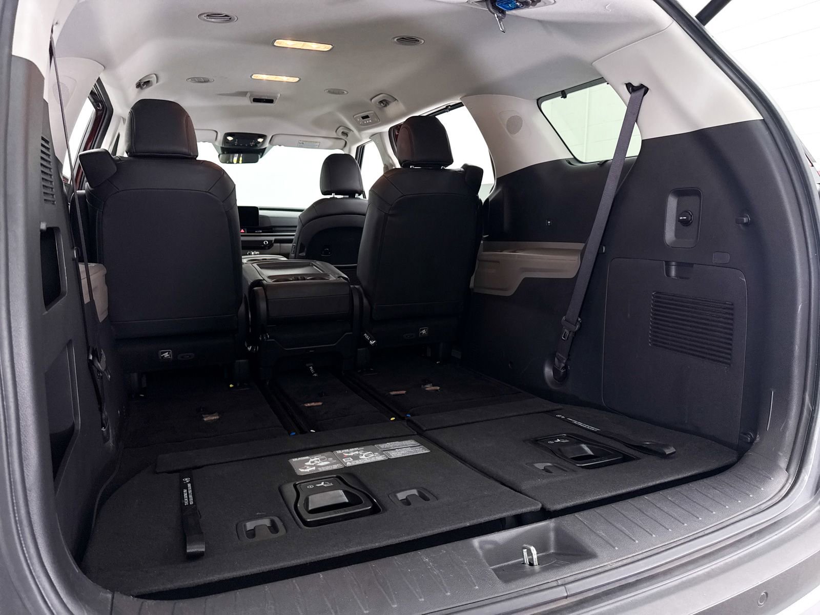 Certified 2025 Kia Carnival EX image 36