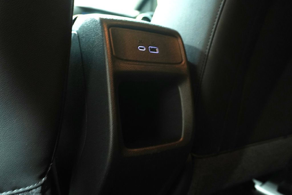 Used 2024 Chevrolet Trax LT w/ LT Convenience Package FWD image 16