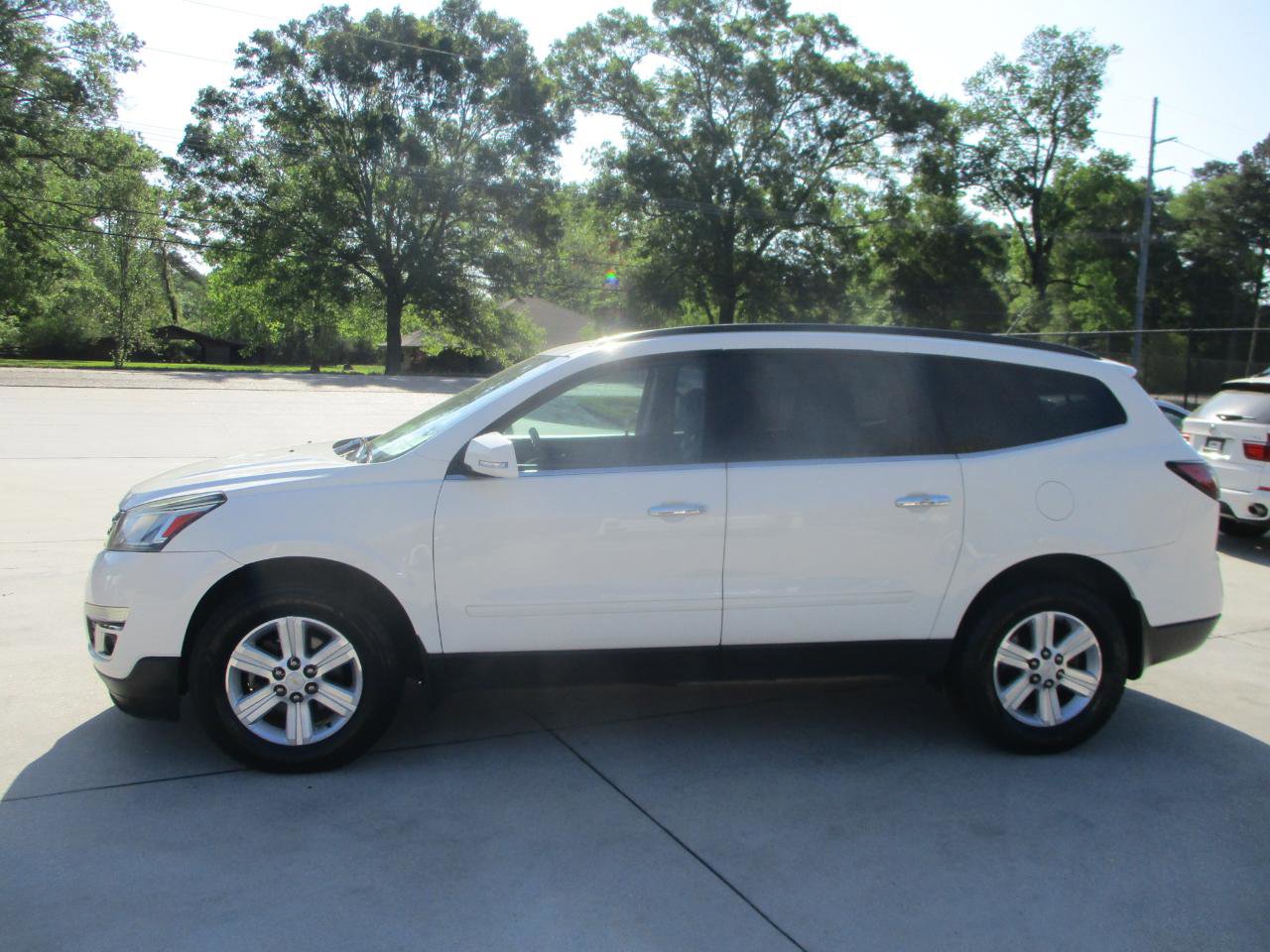 Used 2014 Chevrolet Traverse LT image 24