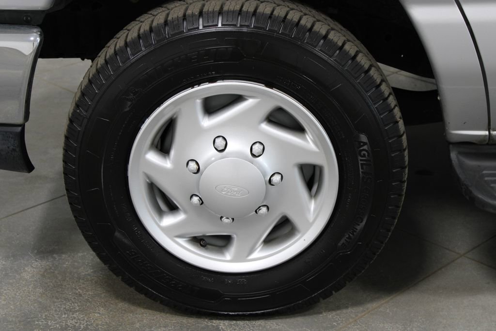 Used 2012 Ford E-350 and Econoline 350 XLT image 22