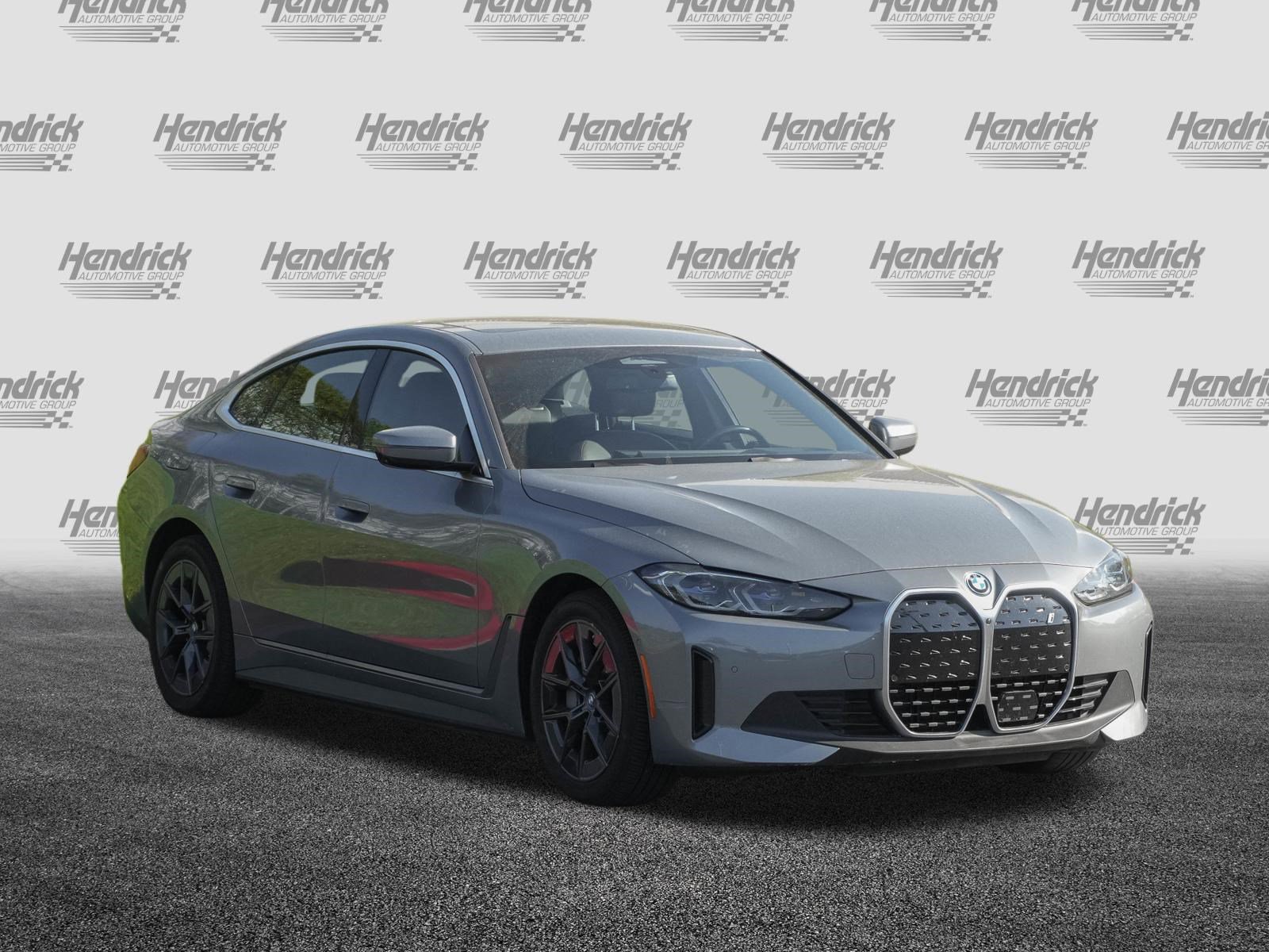 Used 2023 BMW i4 eDrive40 RWD image 2