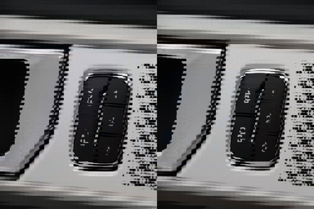 Used 2022 Ford Explorer Platinum w/ Equipment Group 601A image 29