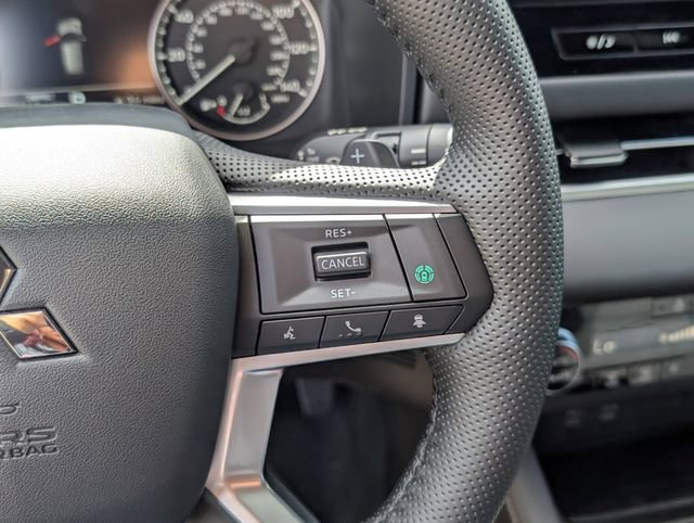 New 2026 Mitsubishi Outlander AWD image 17