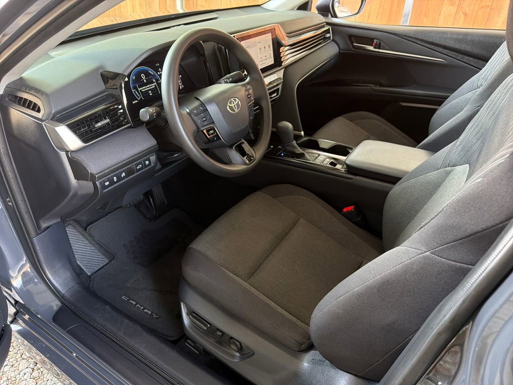 Used 2025 Toyota Camry LE w/ Convenience Package image 2