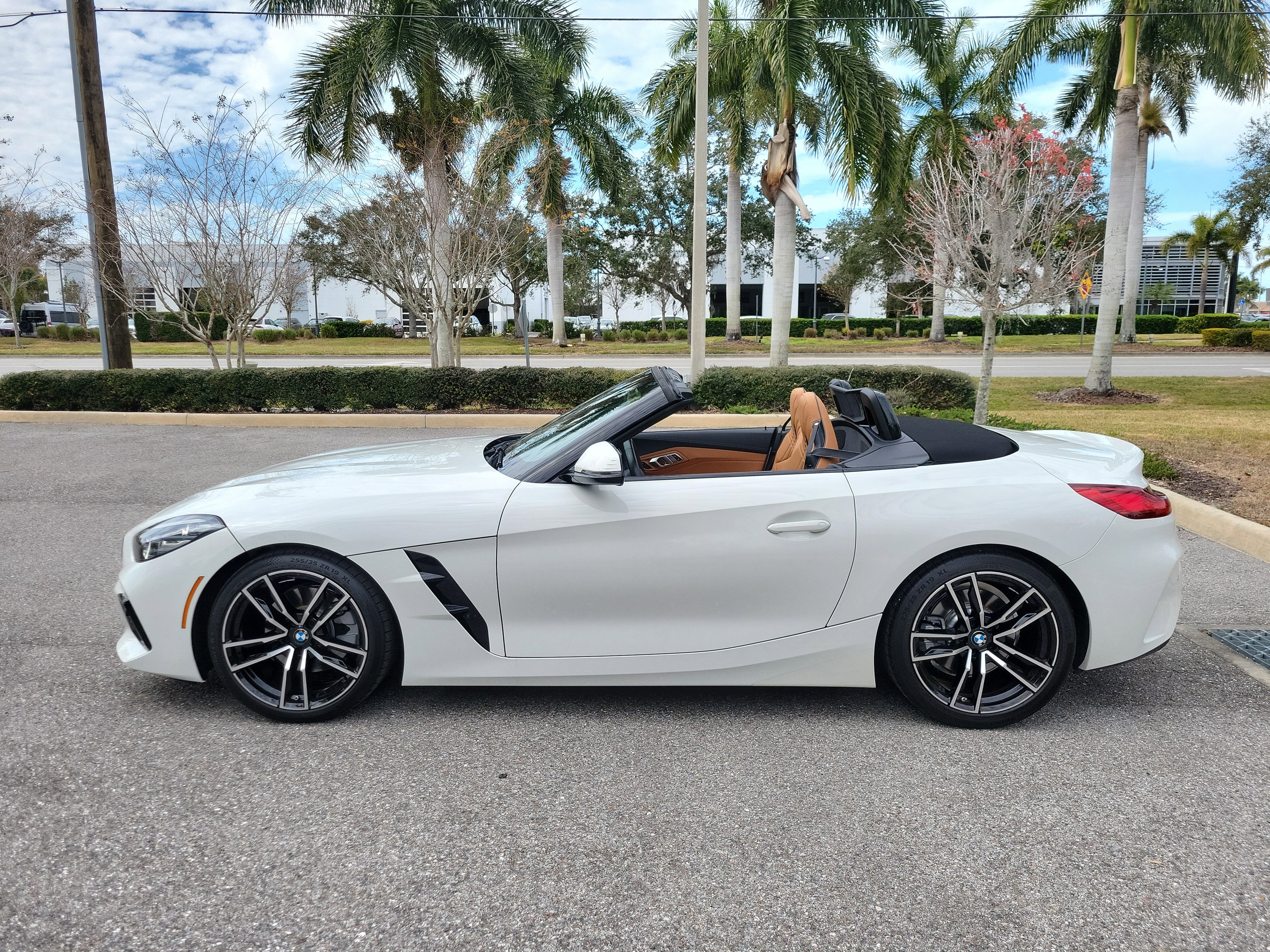 Used 2023 BMW Z4 sDrive30i w/ Driving Assistance Package image 7