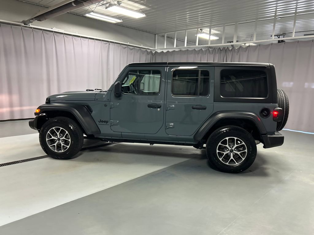 Used 2024 Jeep Wrangler Sport S image 4