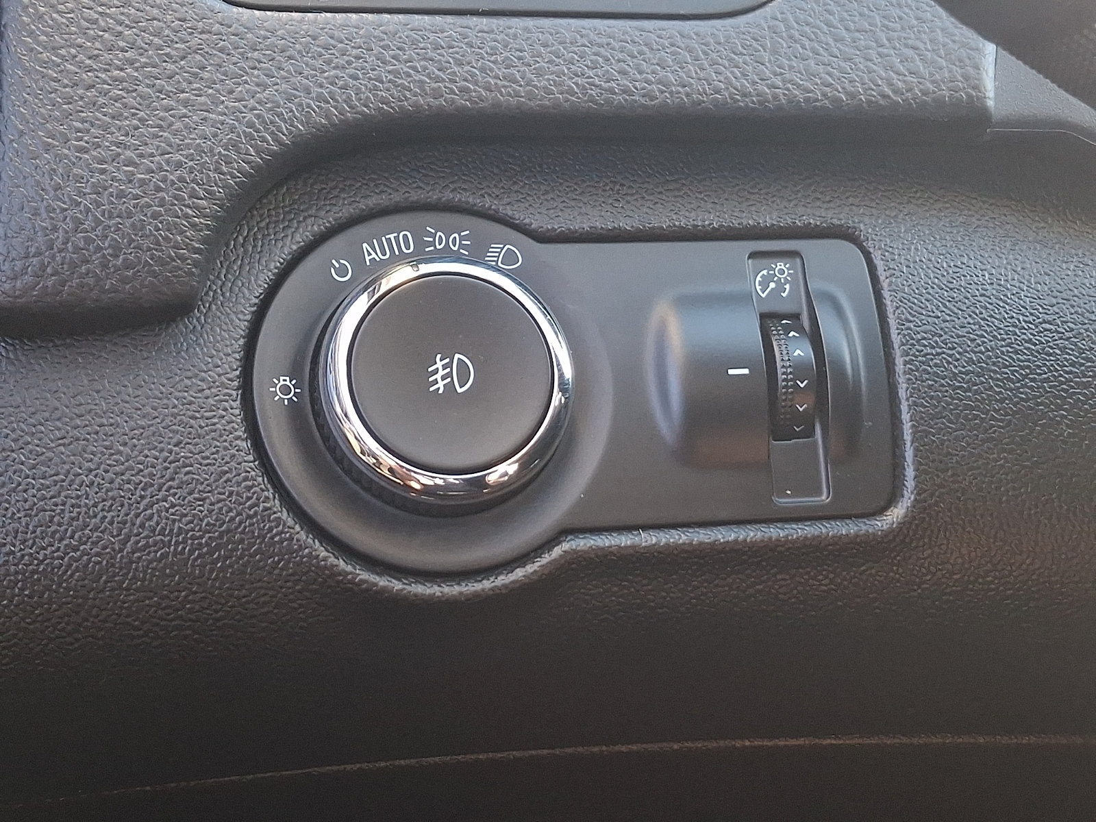 Used 2017 Buick Regal Sport Touring FWD image 23