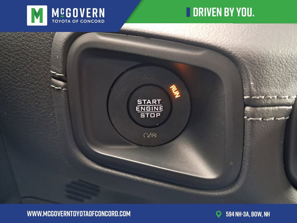 Used 2024 Jeep Wrangler Unlimited Sahara AWD/4WD image 28