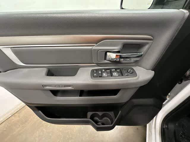 Used 2019 RAM 1500 Classic SLT RWD image 15