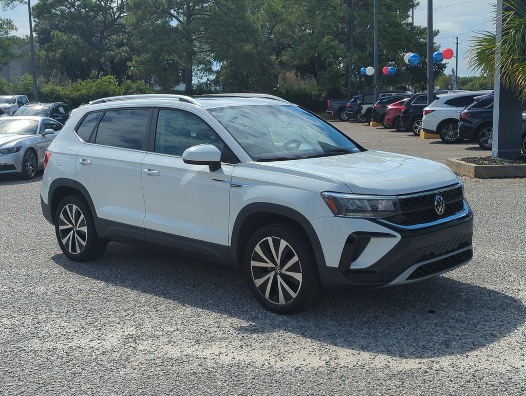 Certified 2023 Volkswagen Taos SE w/ Panoramic Sunroof Package FWD image 9