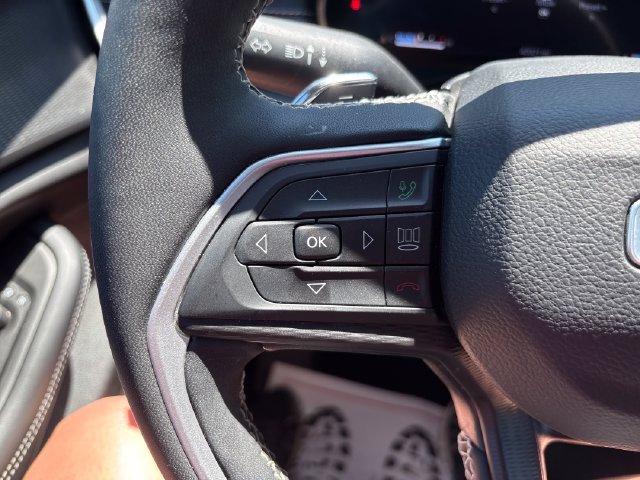Used 2024 Jeep Grand Cherokee L Laredo AWD/4WD image 11