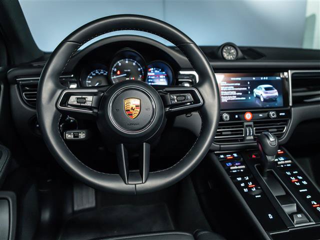 Certified 2026 Porsche Macan AWD/4WD image 19