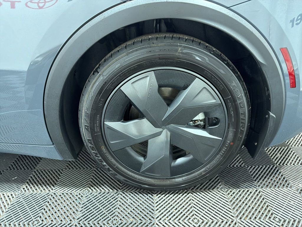 Used 2026 Toyota Prius Plug-In Hybrid FWD image 33