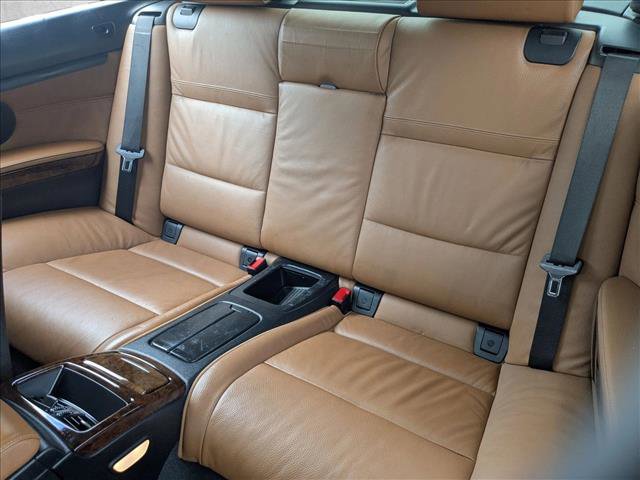 Used 2008 BMW 335i Convertible image 18