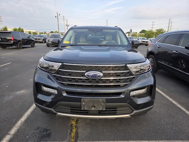 Used 2022 Ford Explorer XLT w/ Equipment Group 202A RWD image 2