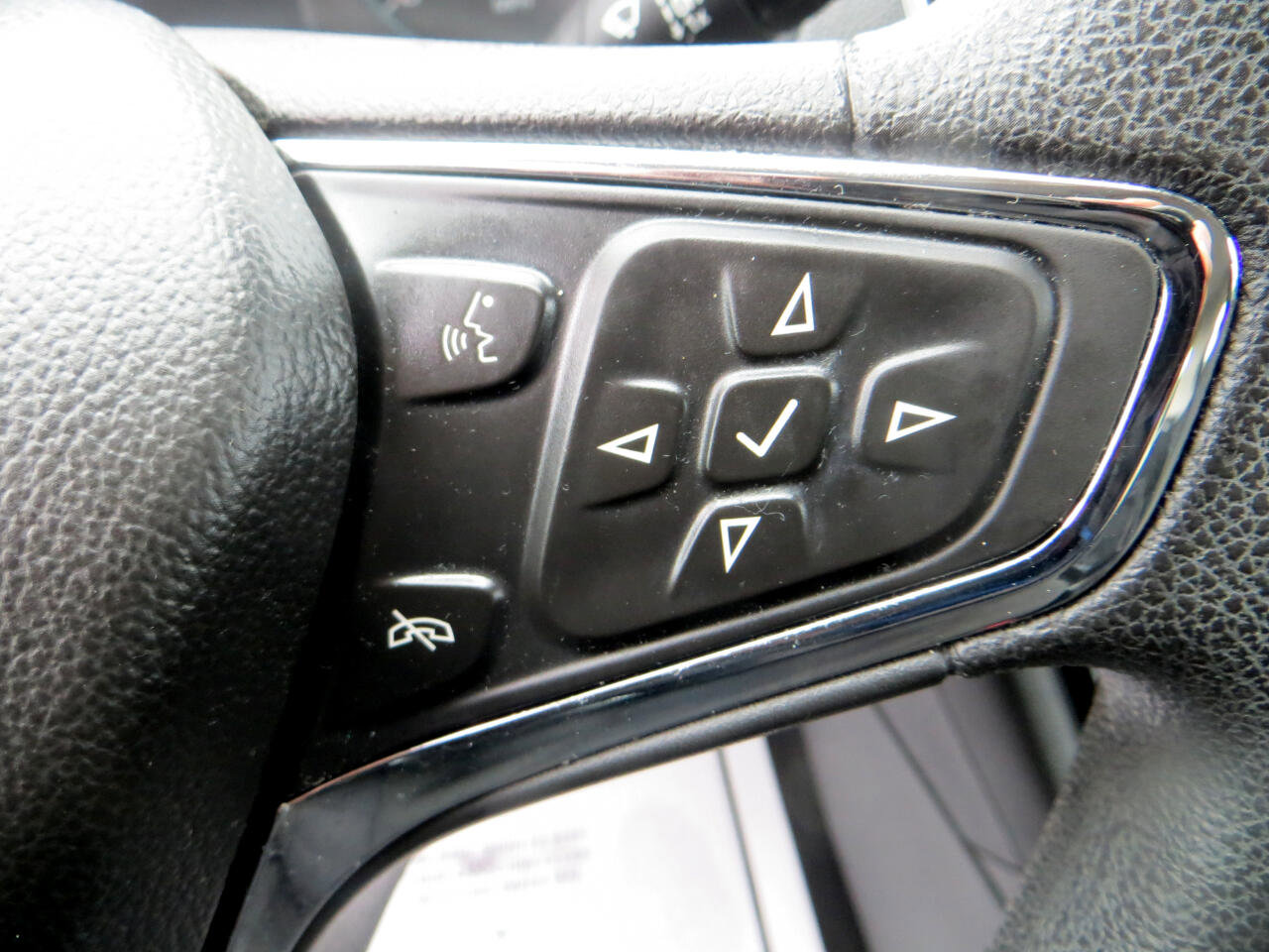 Used 2018 Chevrolet Cruze LT w/ Convenience Package image 16