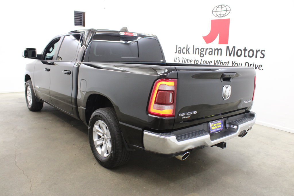 Used 2024 RAM 1500 Laramie AWD/4WD image 3