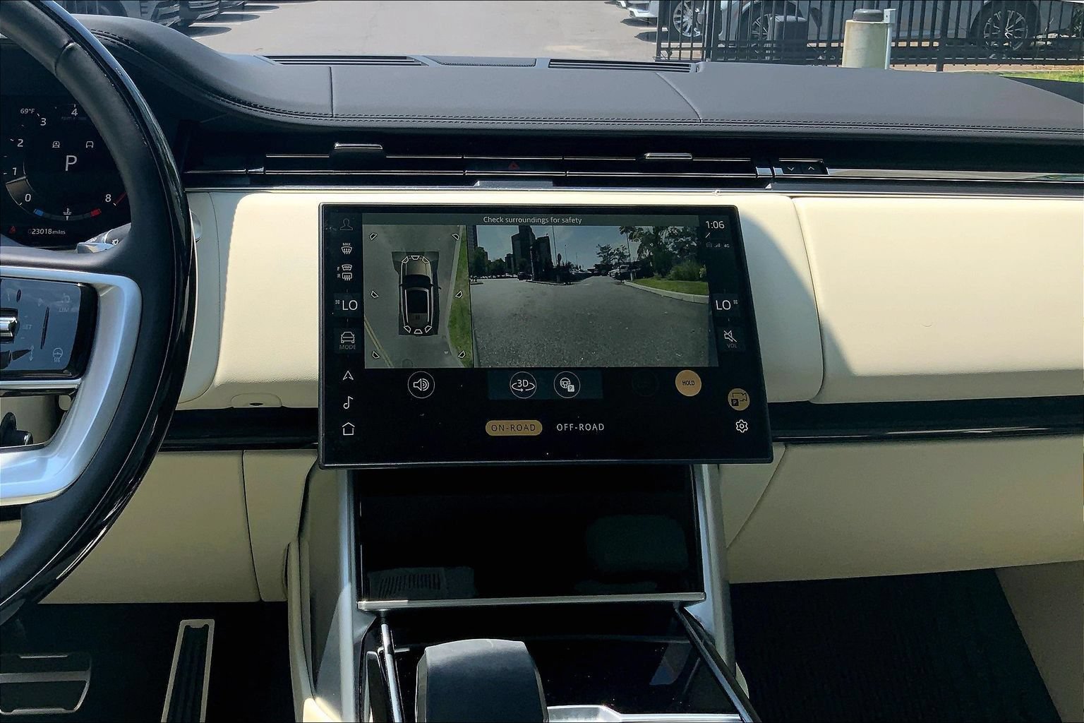 Certified 2025 Land Rover Range Rover SE AWD/4WD image 6