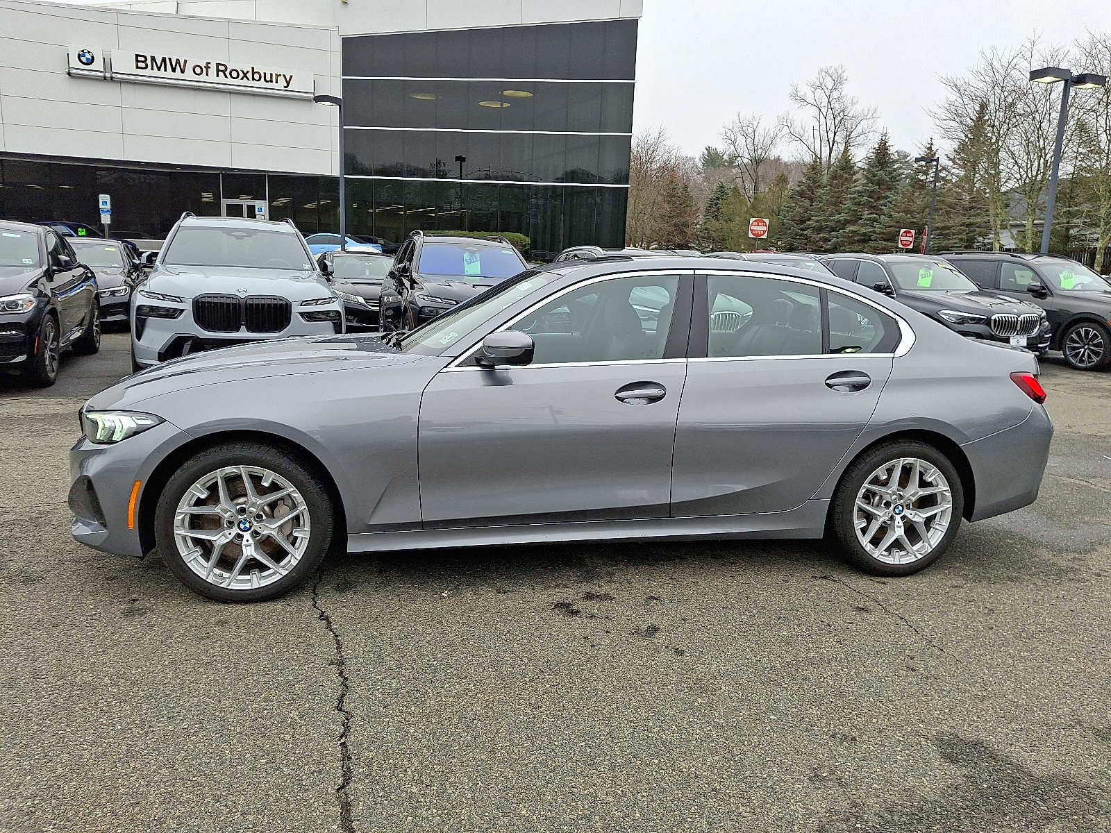 Used 2025 BMW 330i xDrive Sedan w/ Premium Package image 4