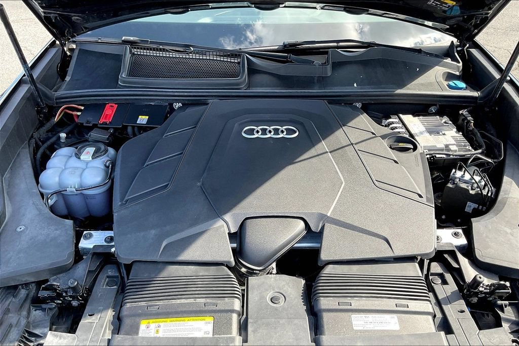 Used 2020 Audi Q8 Premium Plus w/ Premium Plus Package AWD/4WD image 30