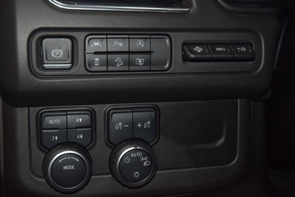 Used 2023 Chevrolet Suburban High Country AWD/4WD image 36