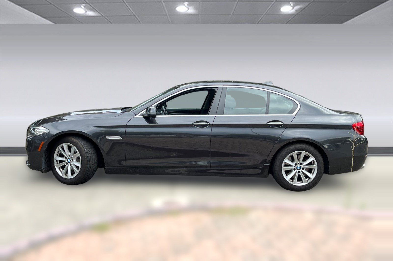 Used 2016 BMW 528i Sedan RWD image 2
