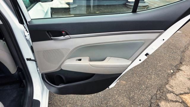 Used 2017 Hyundai Elantra SE FWD image 32