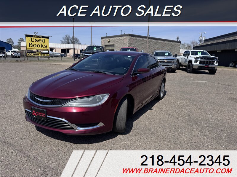 Used 2017 Chrysler 200 Limited Platinum w/ Comfort & Convenience Group FWD image 1