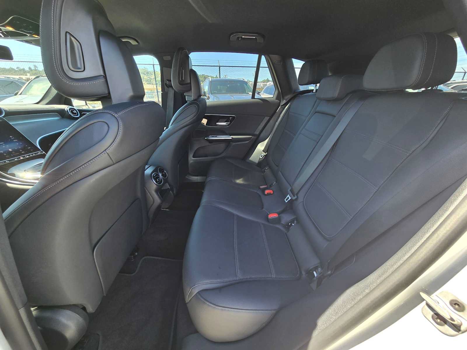 Used 2024 Mercedes-Benz GLC 300 4MATIC image 15
