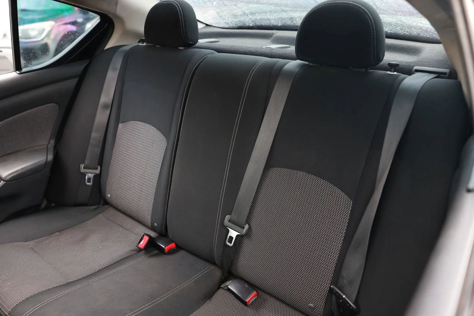 Used 2014 Nissan Versa SV image 14