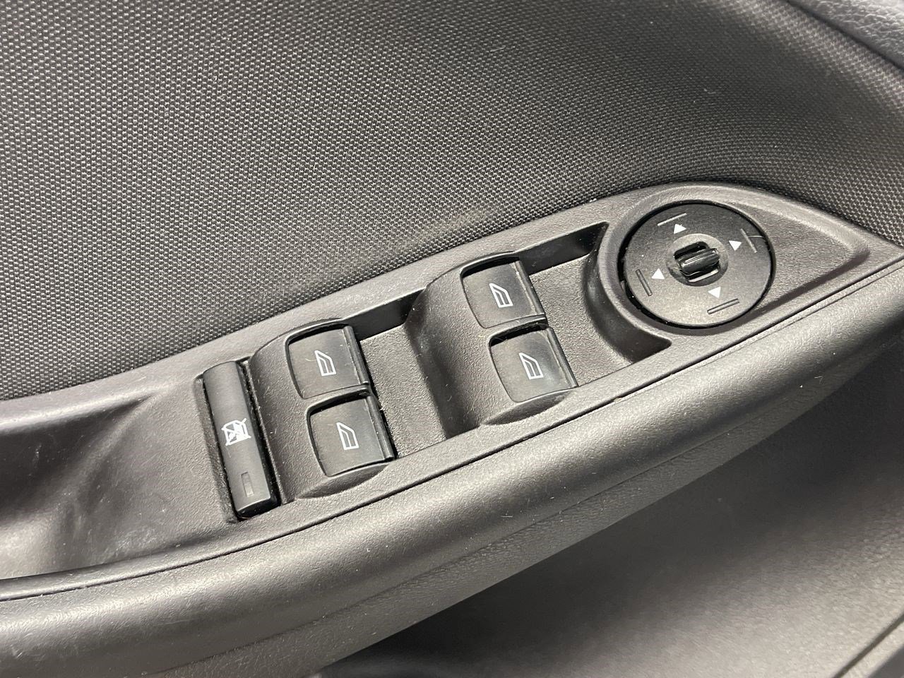 Used 2018 Ford Focus SE image 22