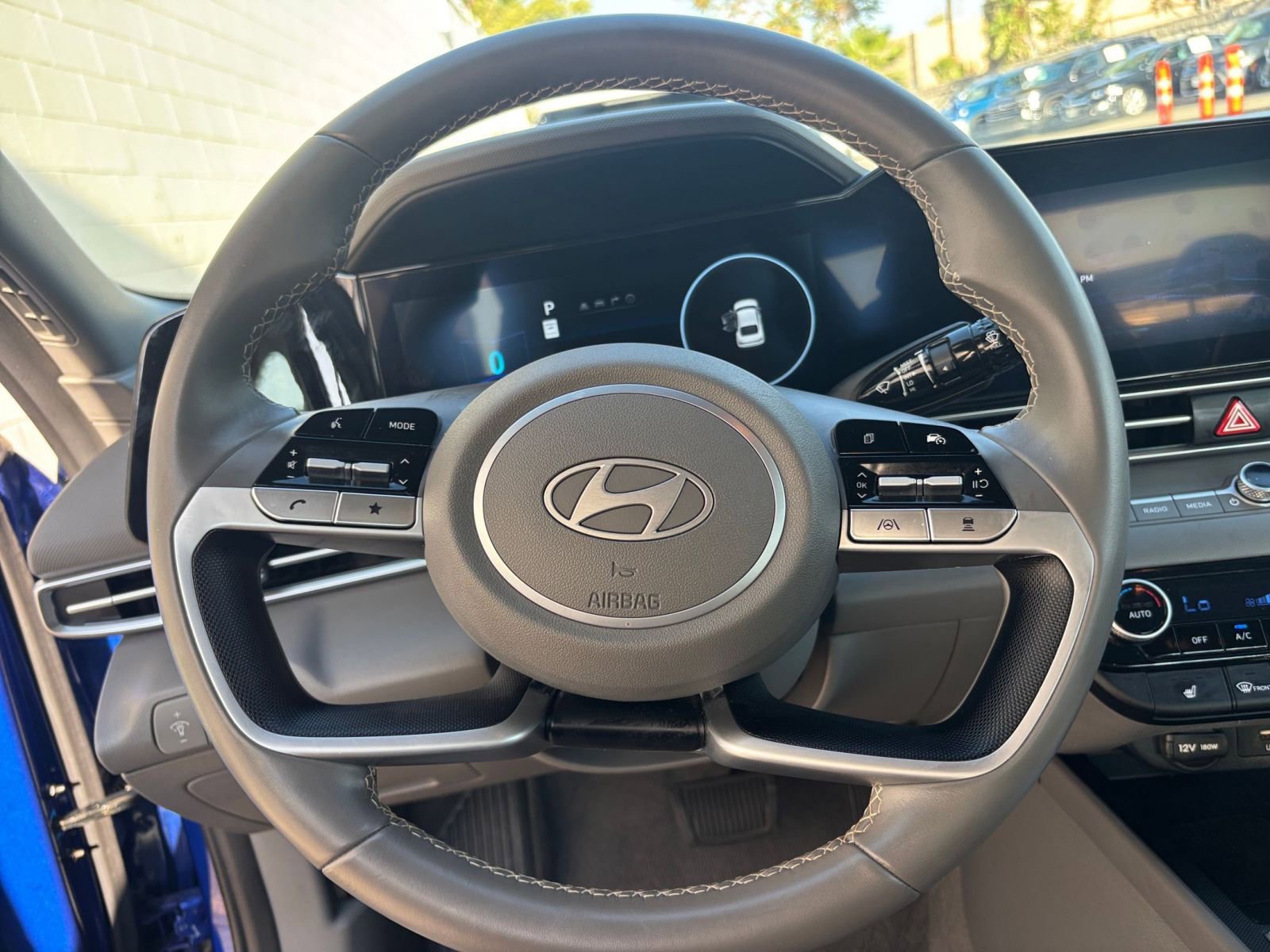 Used 2025 Hyundai Elantra SEL image 28