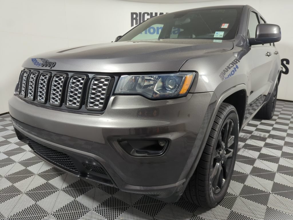 Used 2021 Jeep Grand Cherokee Laredo X RWD image 1