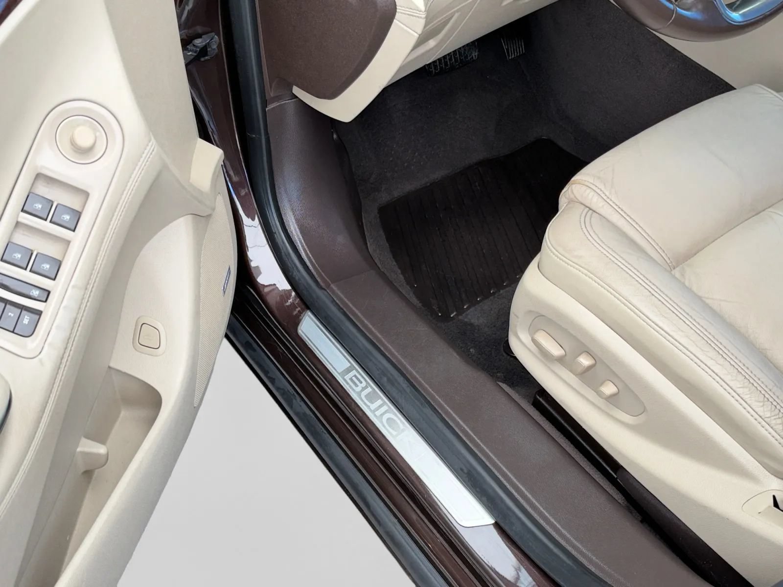 Used 2015 Buick LaCrosse Leather w/ Experience Buick Package FWD image 11