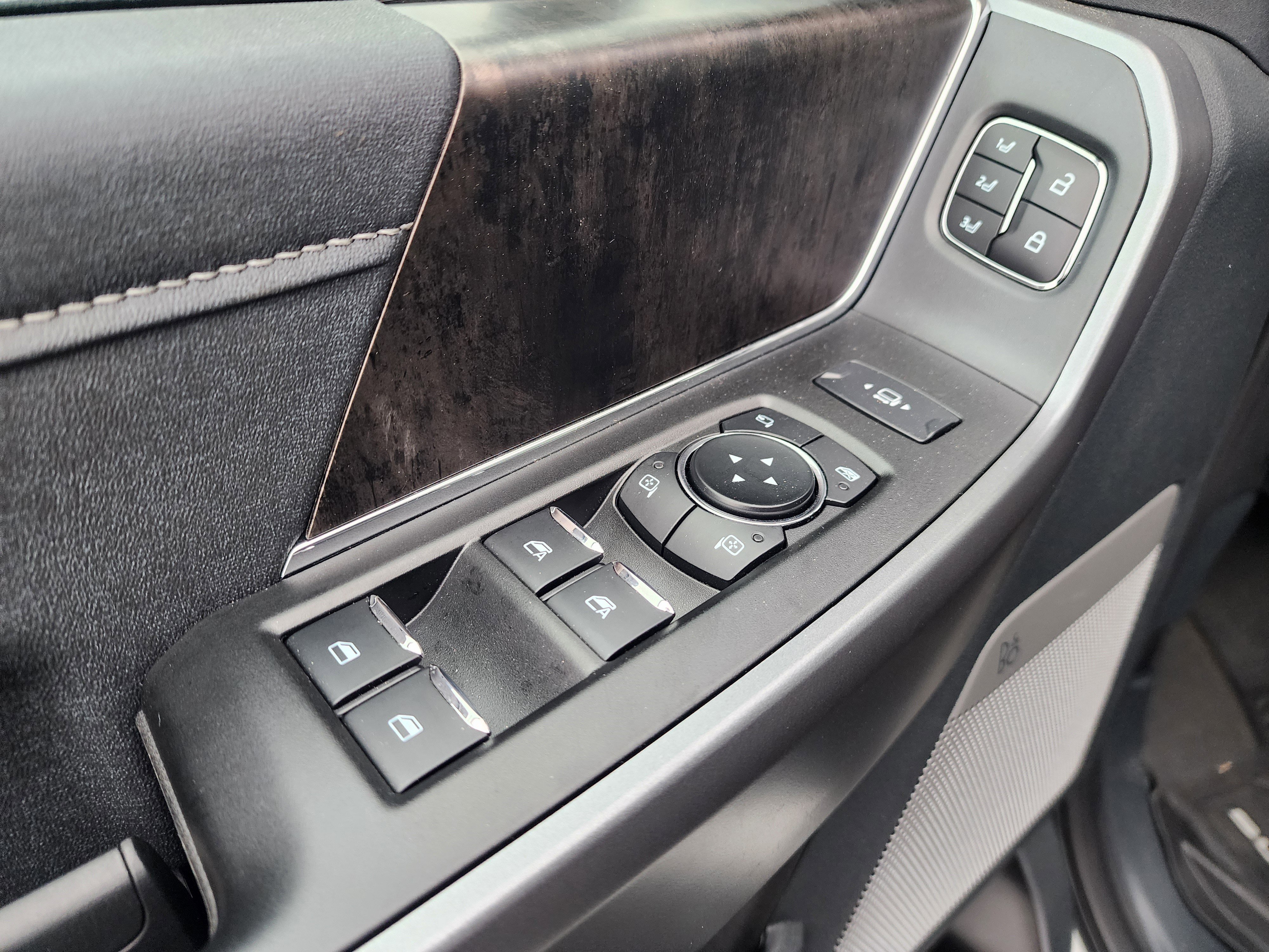 Used 2025 Ford F250 Lariat w/ Lariat Ultimate Package image 23