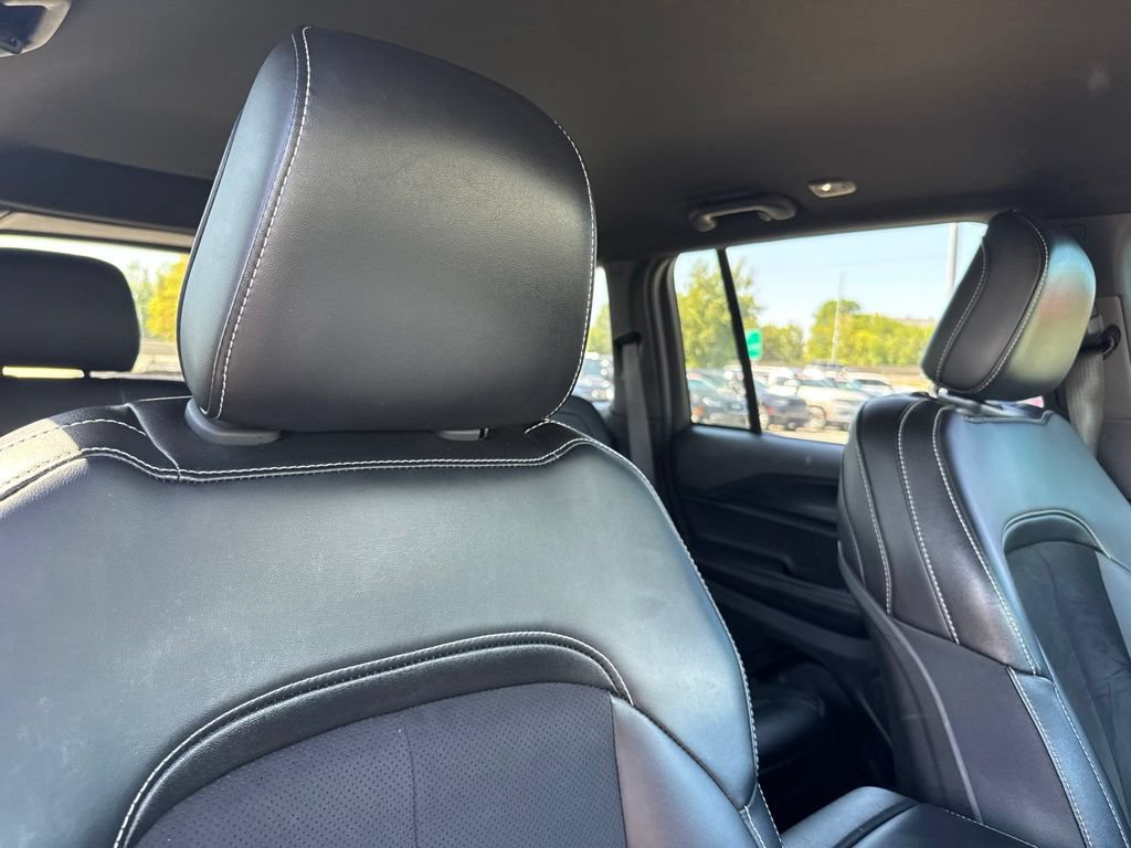 Used 2024 Jeep Grand Cherokee Altitude AWD/4WD image 16