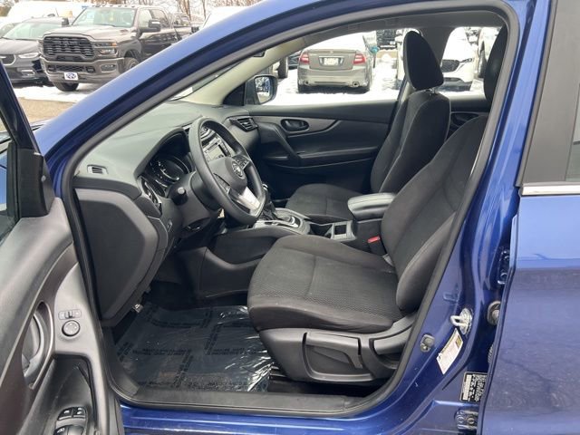 Used 2020 Nissan Rogue Sport S image 24