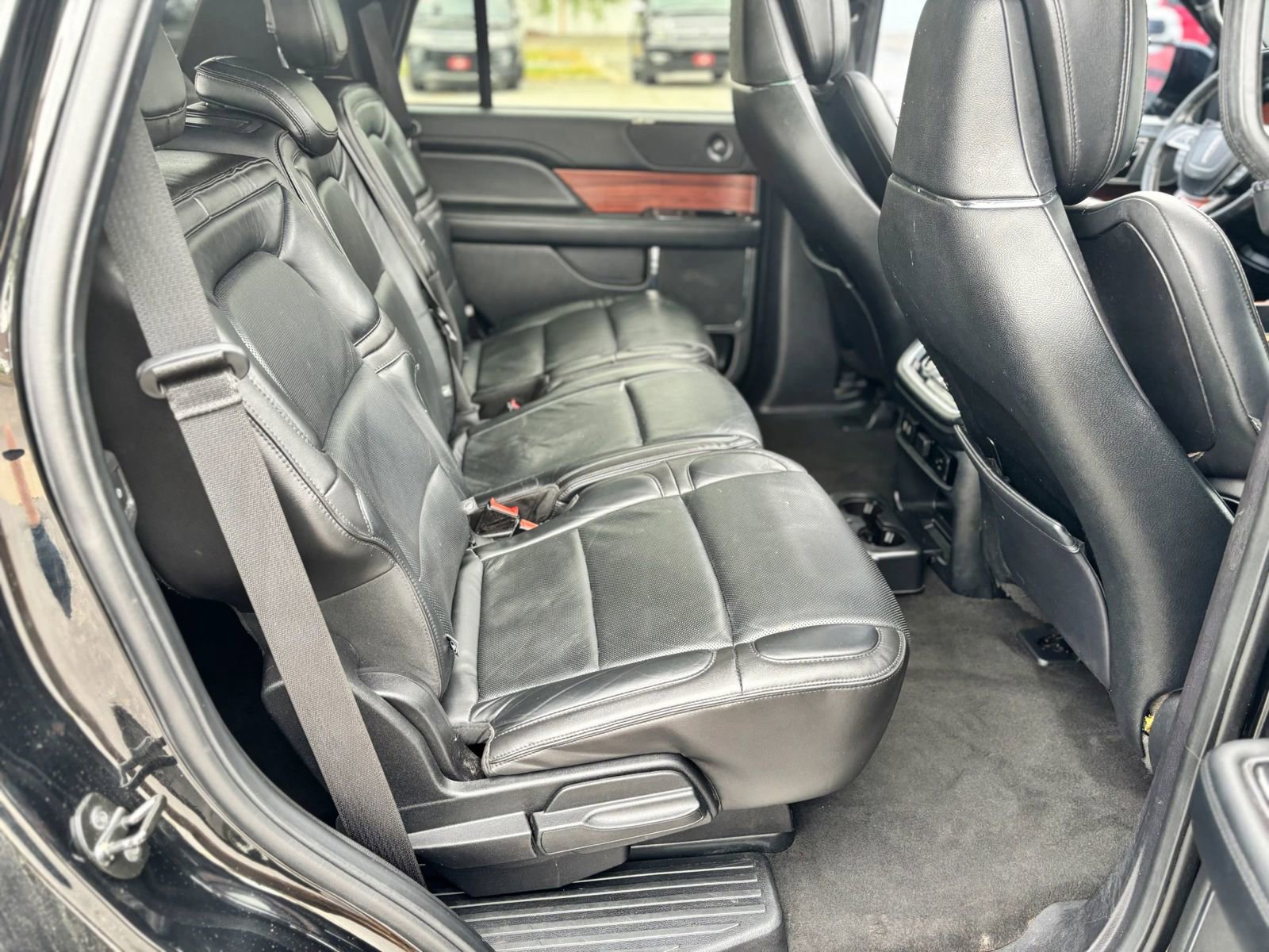 Used 2018 Lincoln Navigator Select w/ Technology Package AWD/4WD image 16