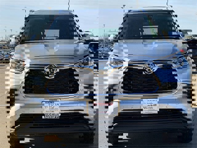Used 2022 Toyota Highlander Limited image 8