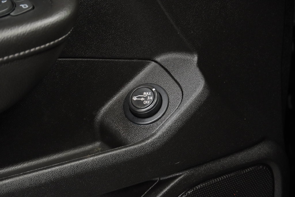 Used 2023 GMC Terrain SLT w/ LPO, Floor Liner Package FWD image 34