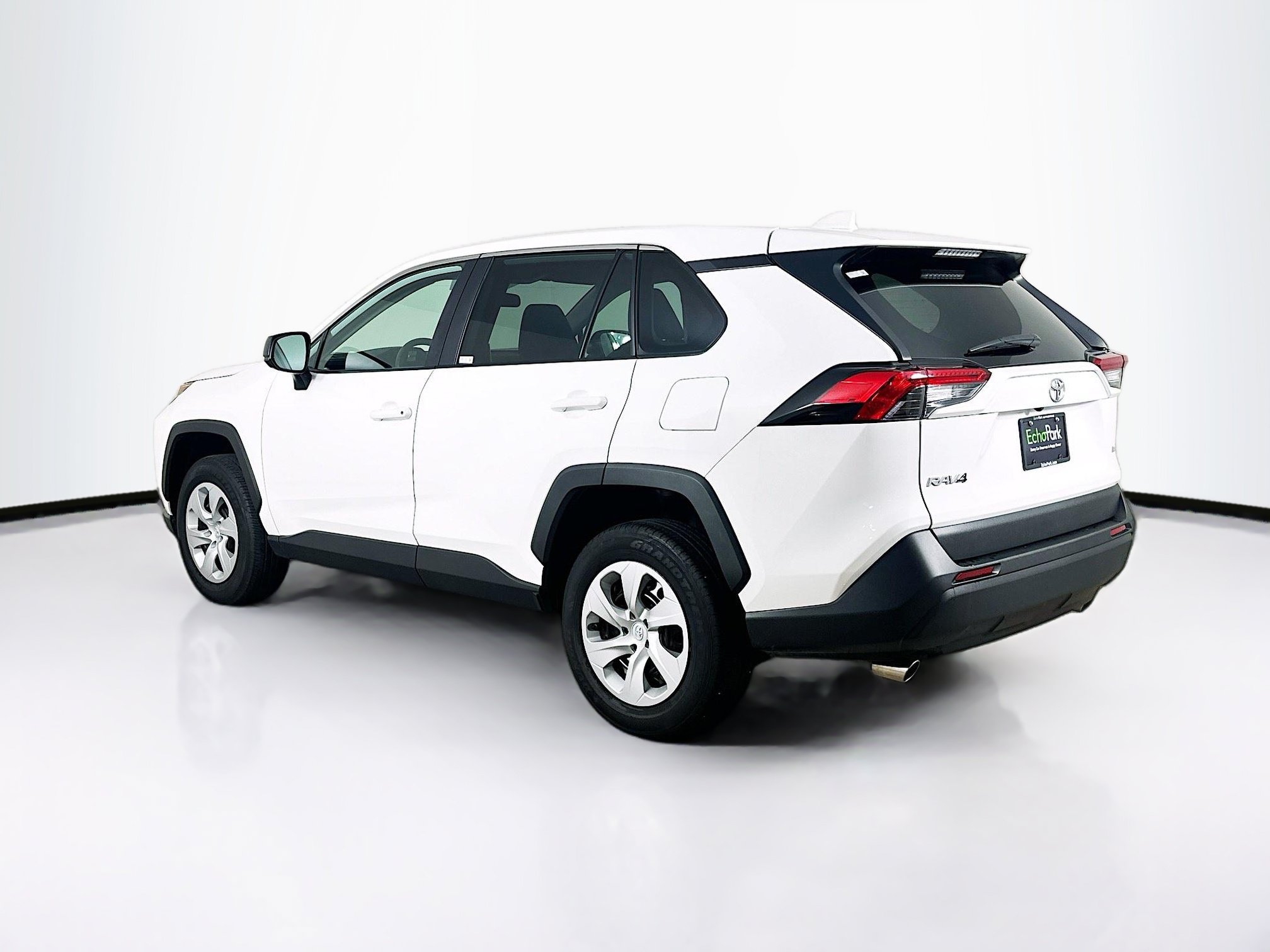 Used 2025 Toyota RAV4 LE FWD image 5