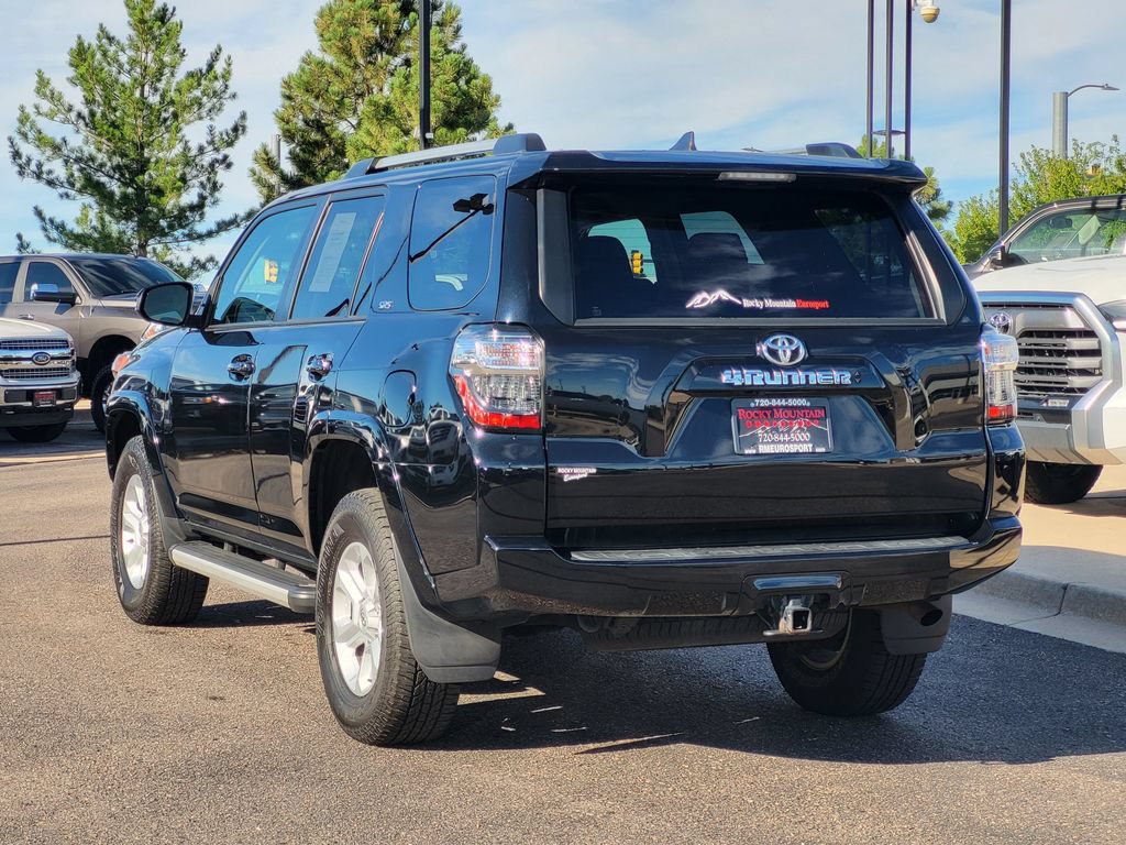 Used 2022 Toyota 4Runner SR5 AWD/4WD image 5