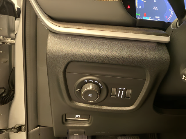 Used 2026 Jeep Grand Cherokee L Limited AWD/4WD image 18