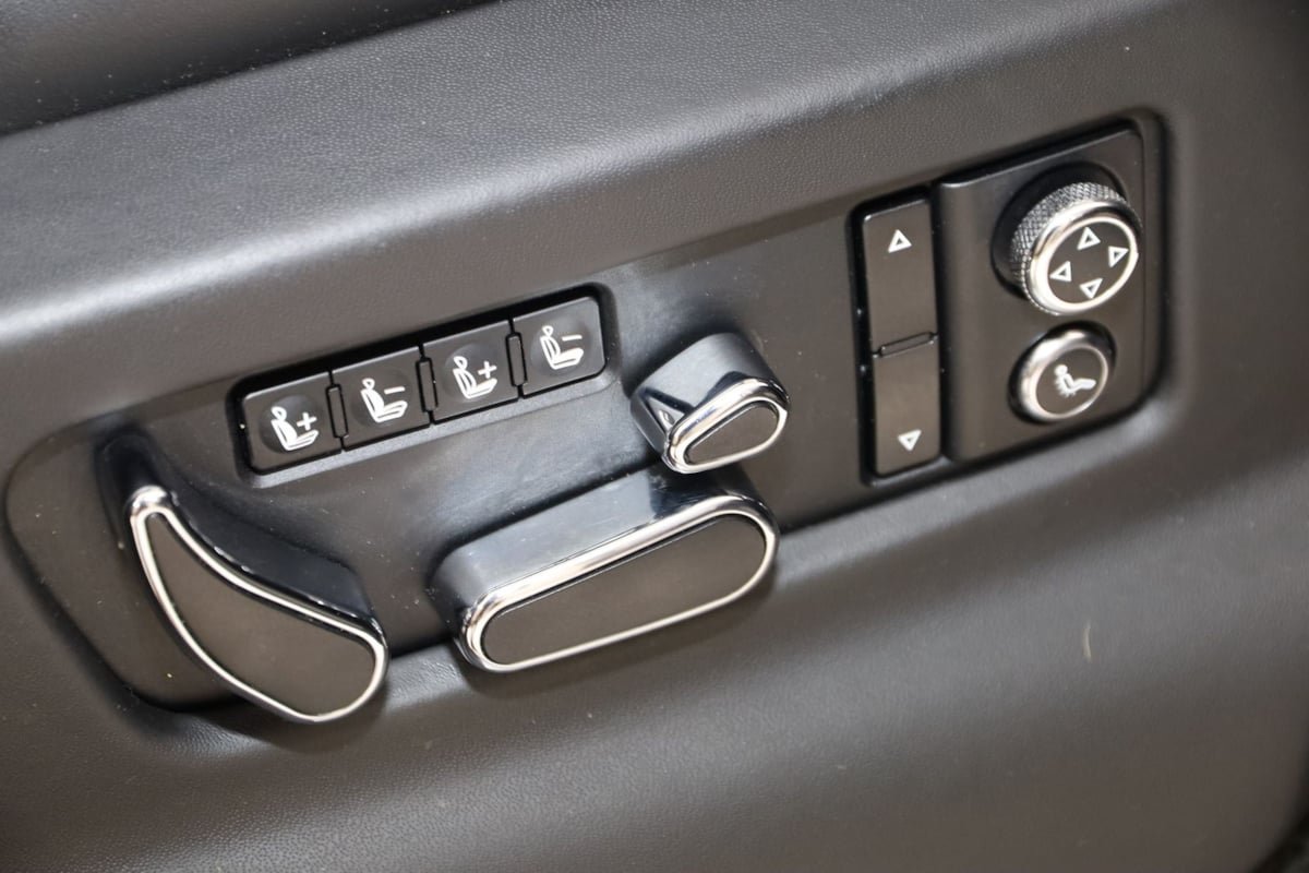 Used 2018 Bentley Bentayga AWD/4WD image 14