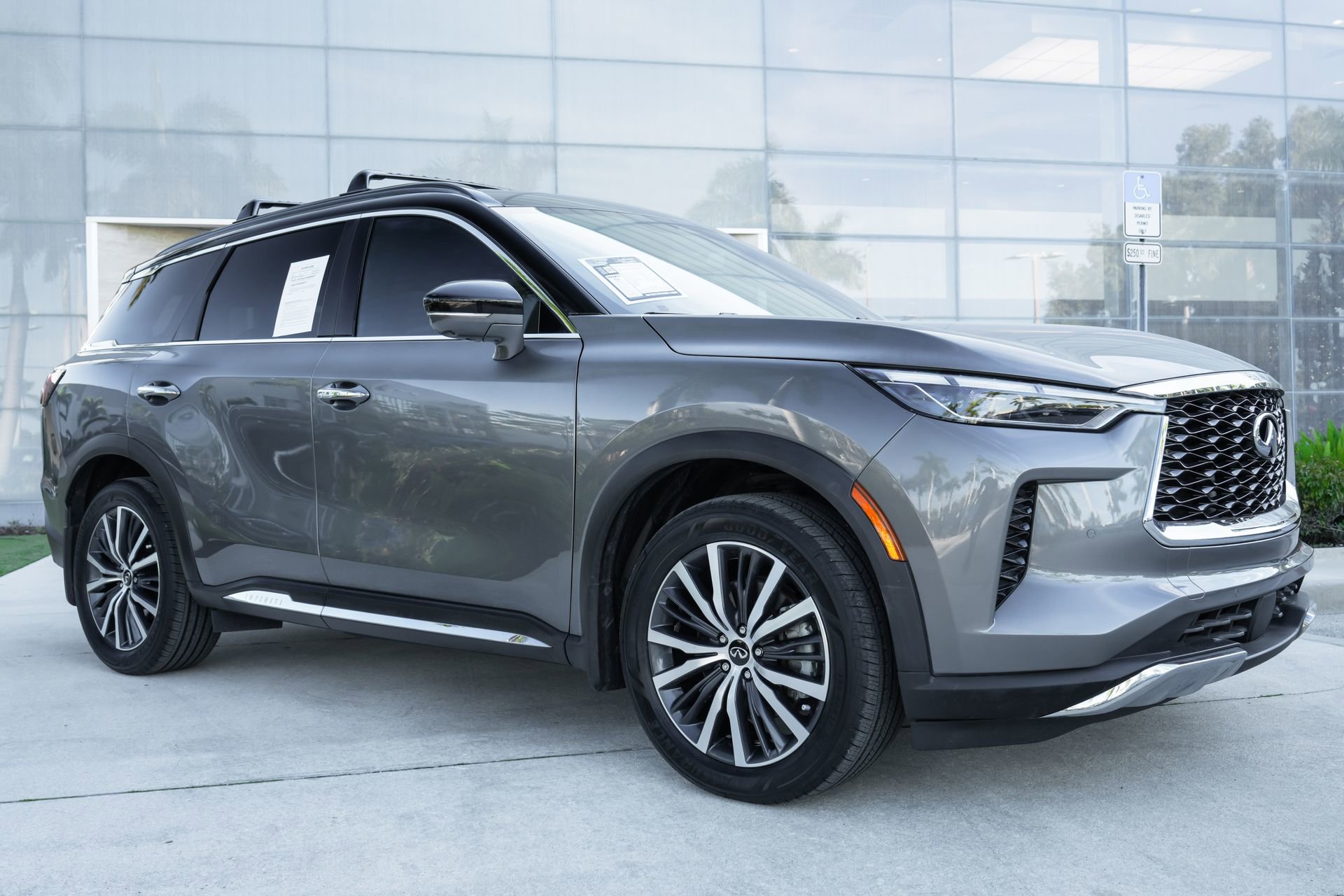 Used 2022 INFINITI QX60 Autograph w/ Cargo Package image 4