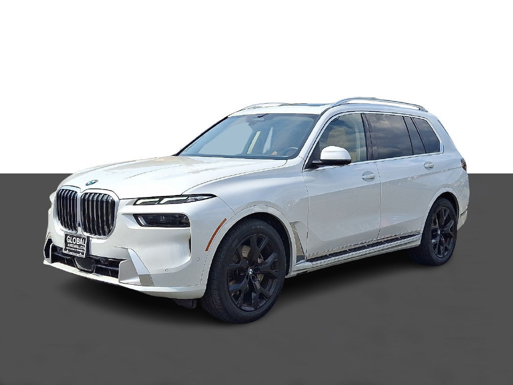 Used 2025 BMW X7 xDrive40i w/ Premium Package AWD/4WD image 3