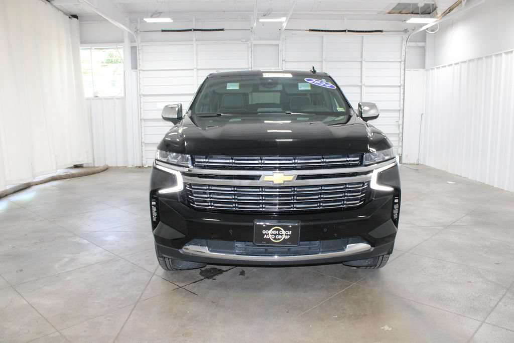 Used 2024 Chevrolet Suburban Premier AWD/4WD image 3