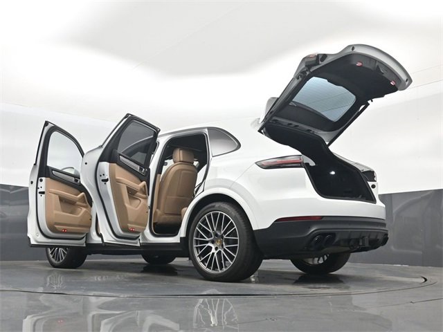 Used 2023 Porsche Cayenne S Platinum w/ Assistance Package image 71