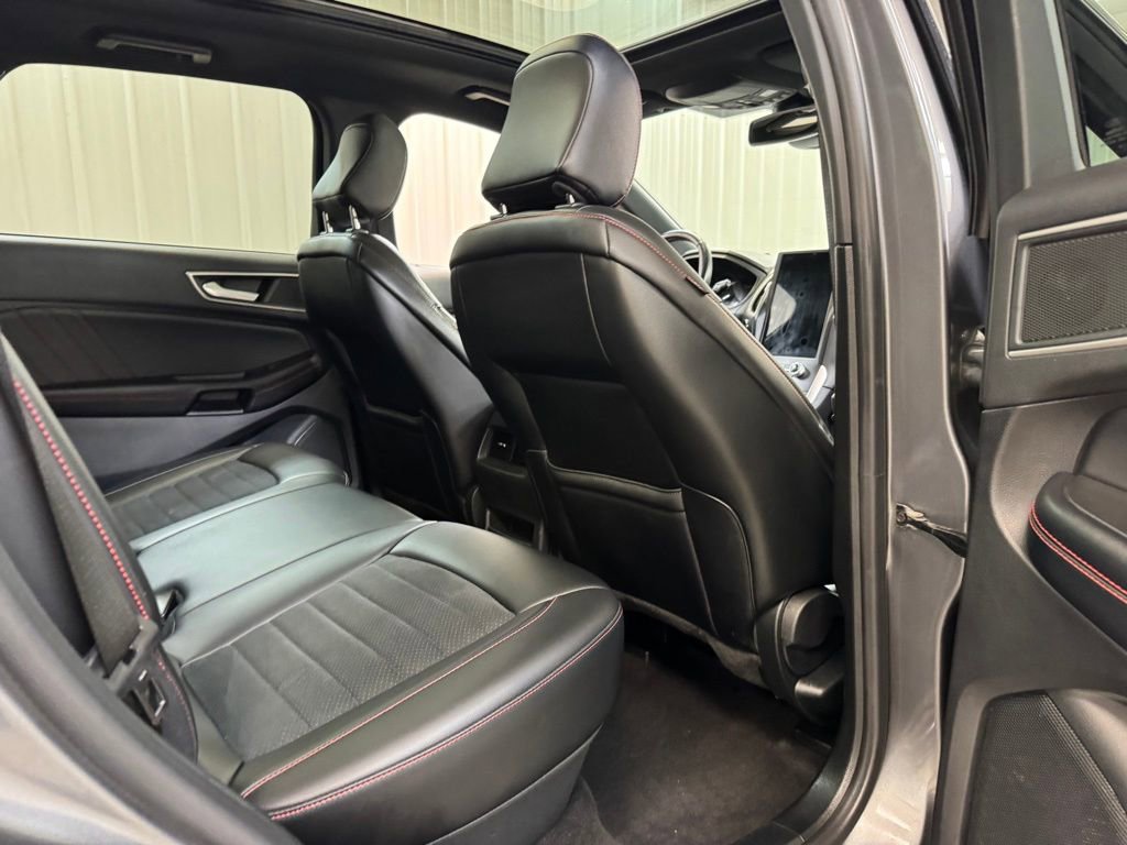 Used 2022 Ford Edge ST-Line w/ Class II Trailer Tow Package AWD/4WD image 26
